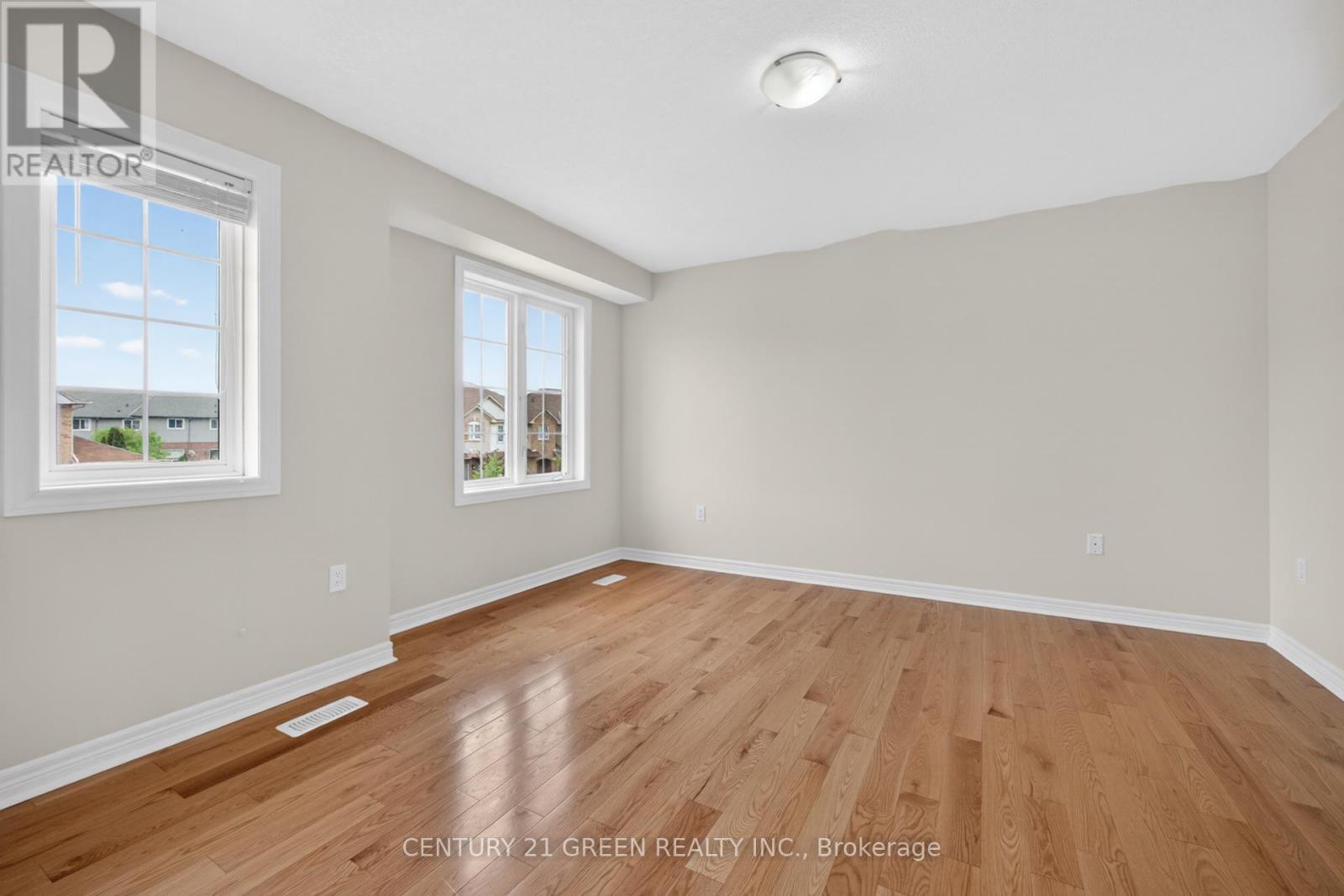 18 Palacebeach Trail, Hamilton, ON