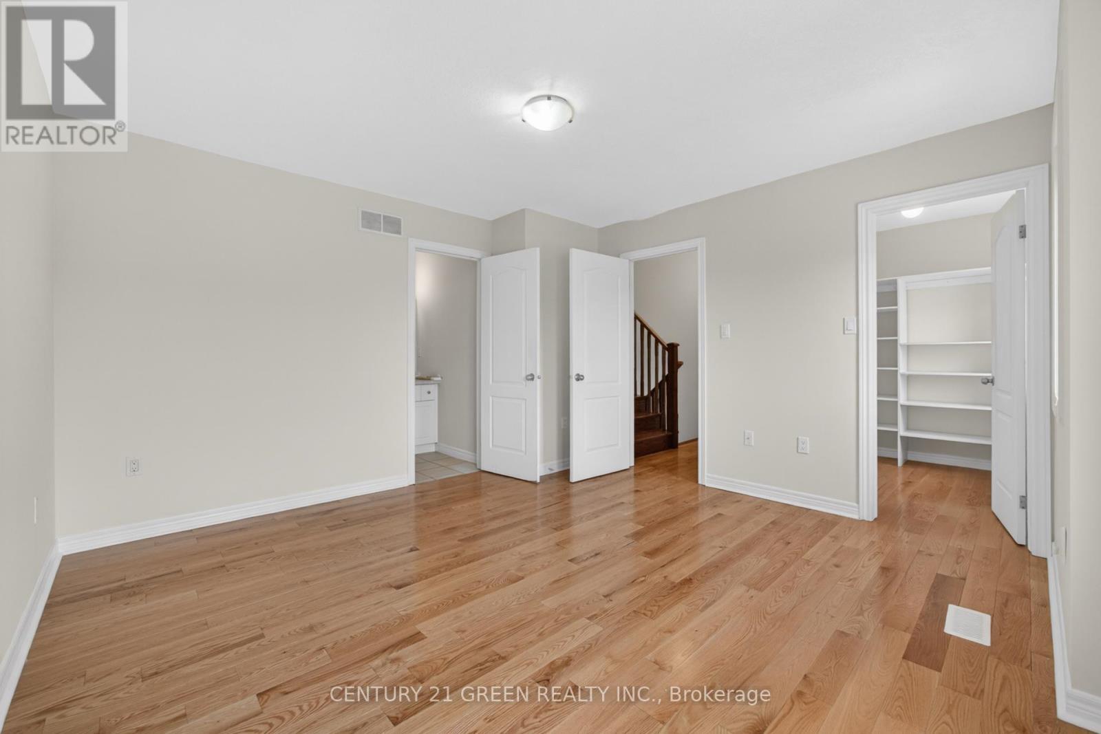 18 Palacebeach Trail, Hamilton, ON