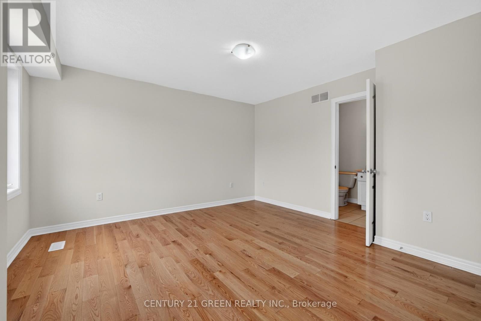 18 Palacebeach Trail, Hamilton, ON