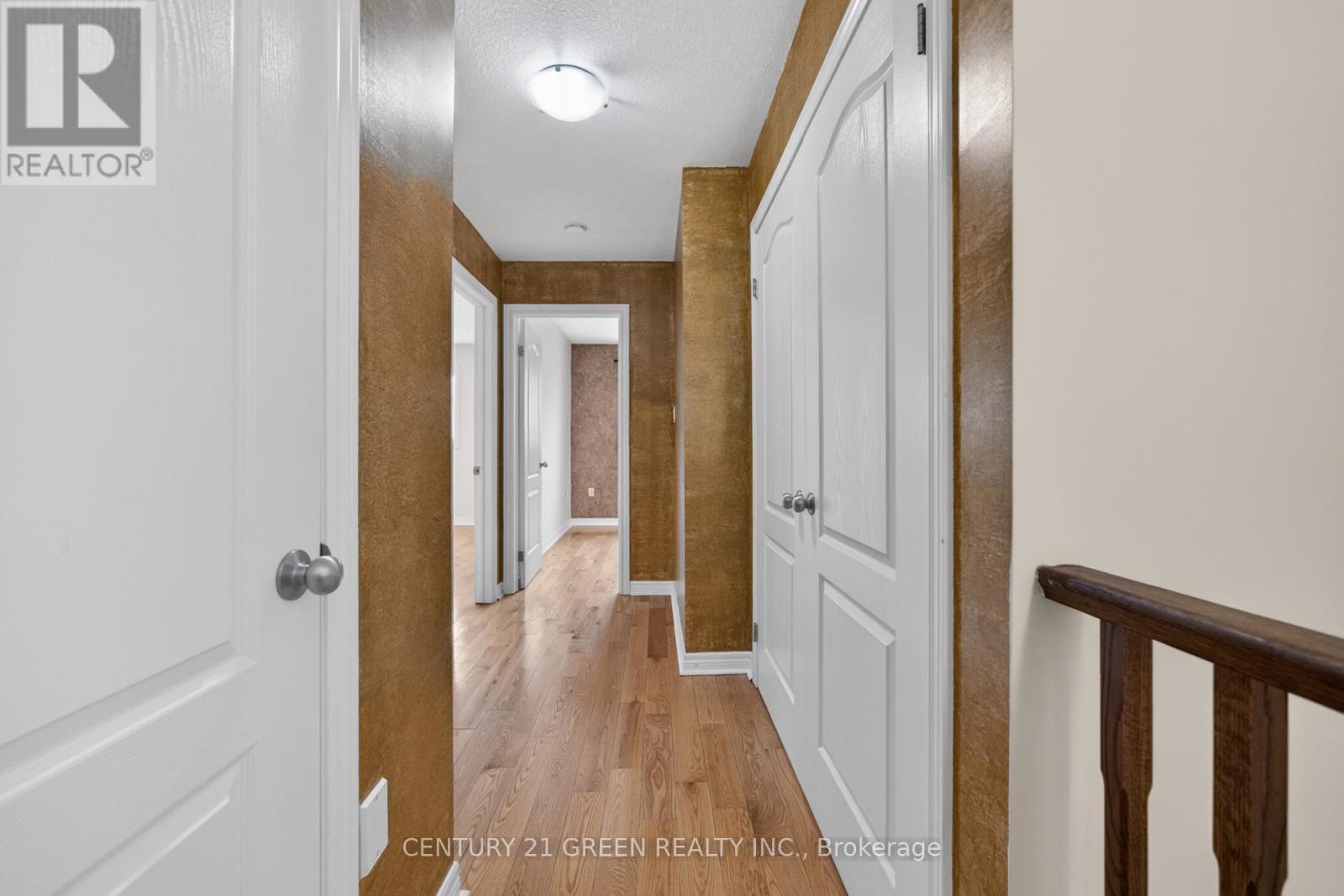 18 Palacebeach Trail, Hamilton, ON
