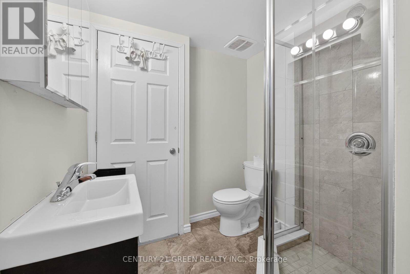 18 Palacebeach Trail, Hamilton, ON