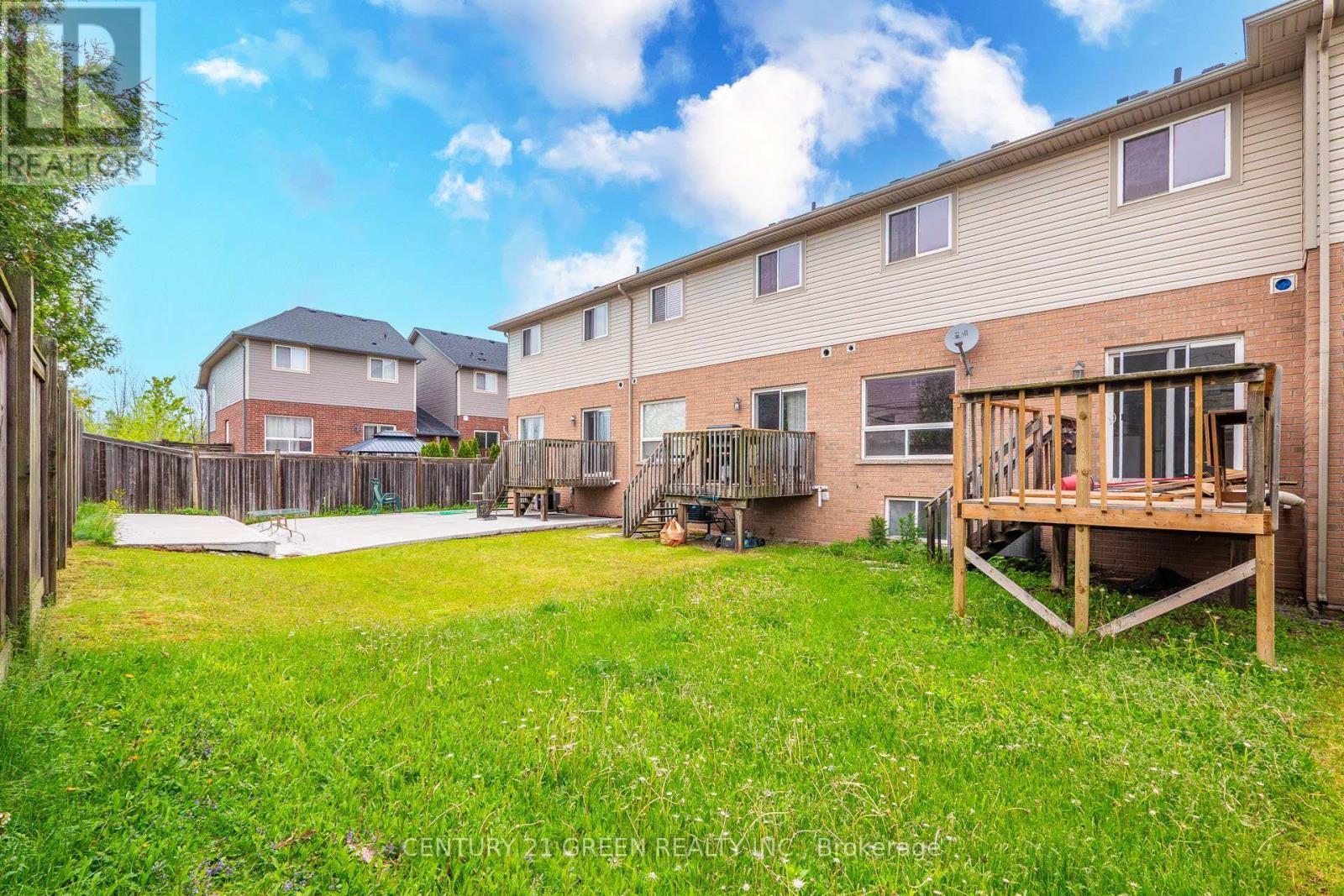 18 Palacebeach Trail, Hamilton, ON