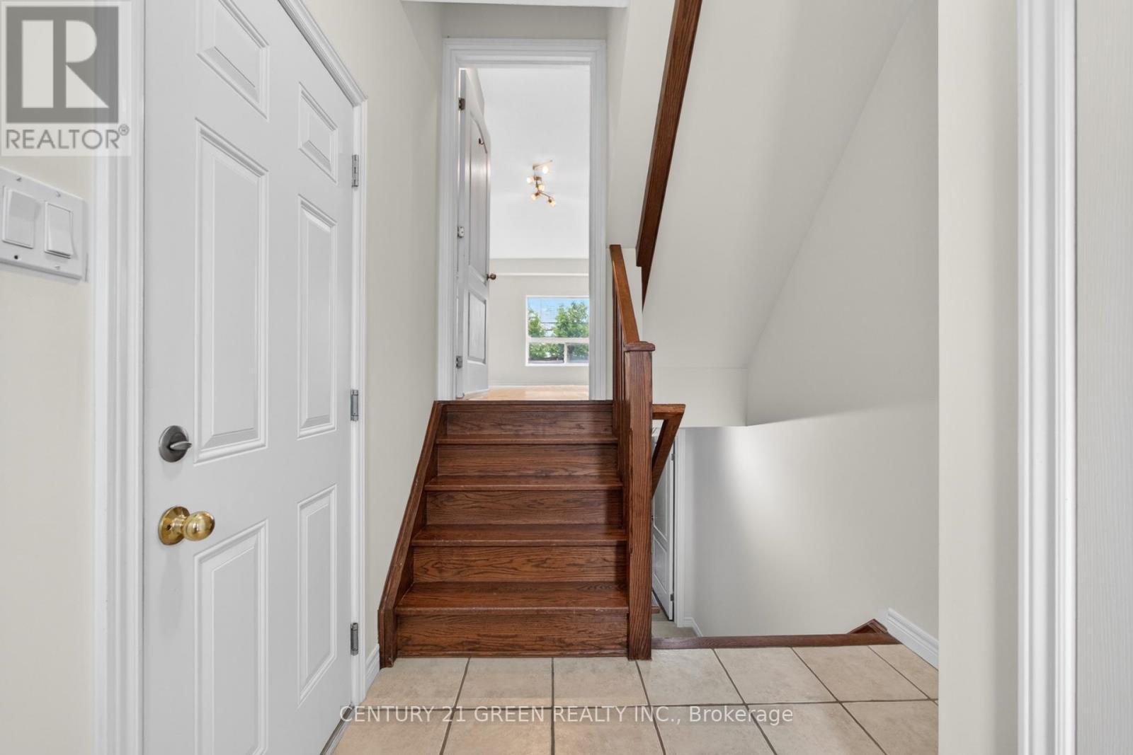 18 Palacebeach Trail, Hamilton, ON