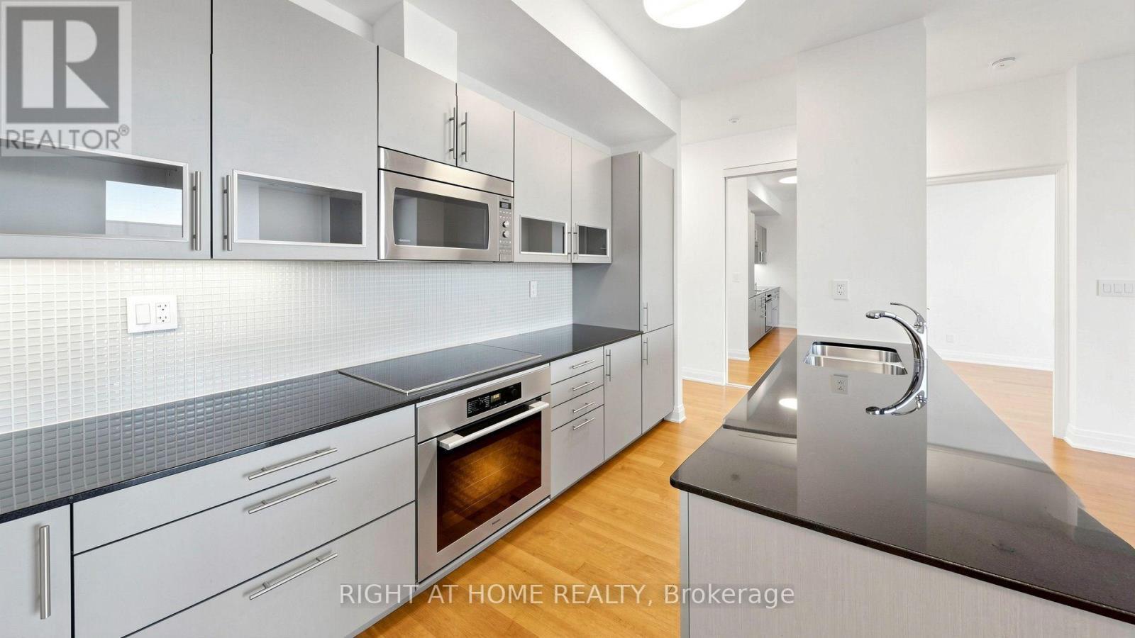 422 - 1 Bedford Road, Toronto, ON