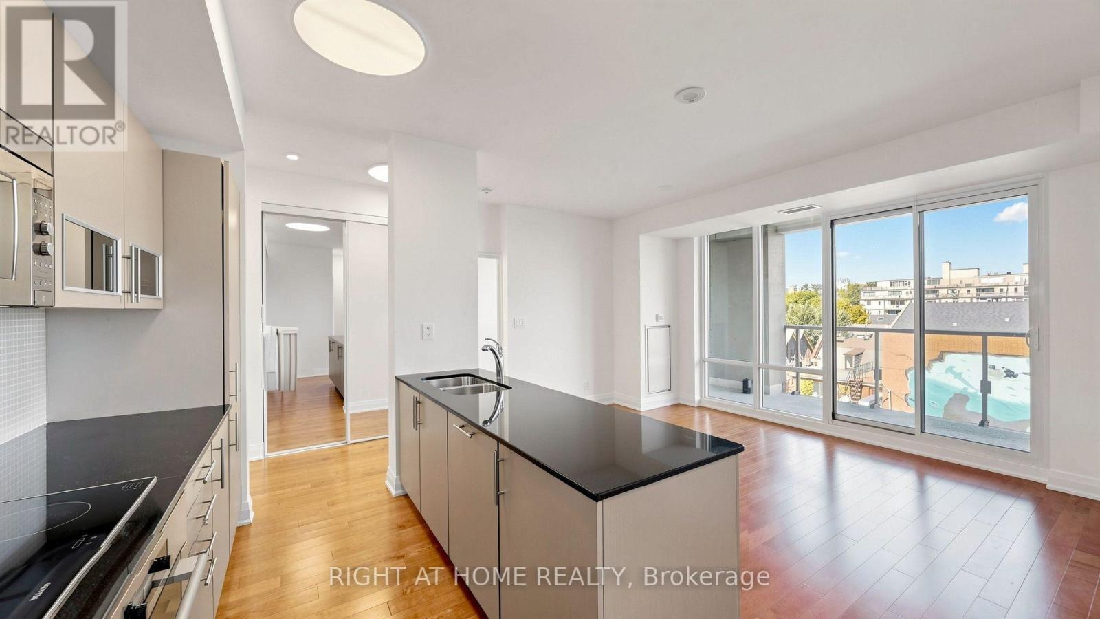 422 - 1 Bedford Road, Toronto, ON