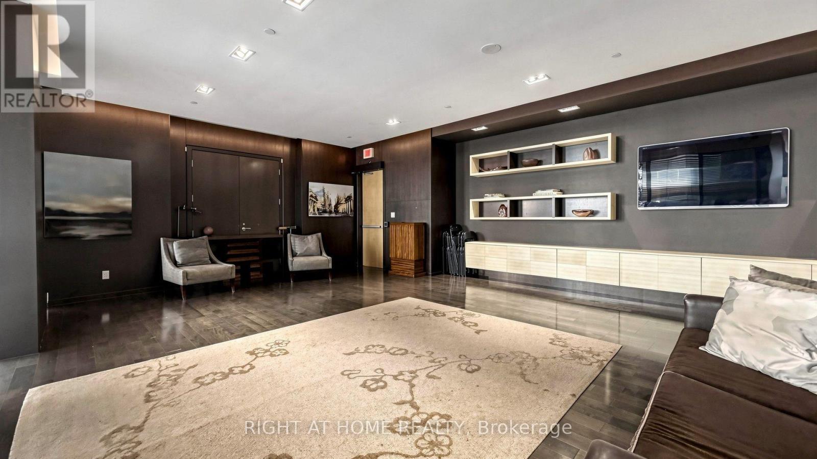 422 - 1 Bedford Road, Toronto, ON