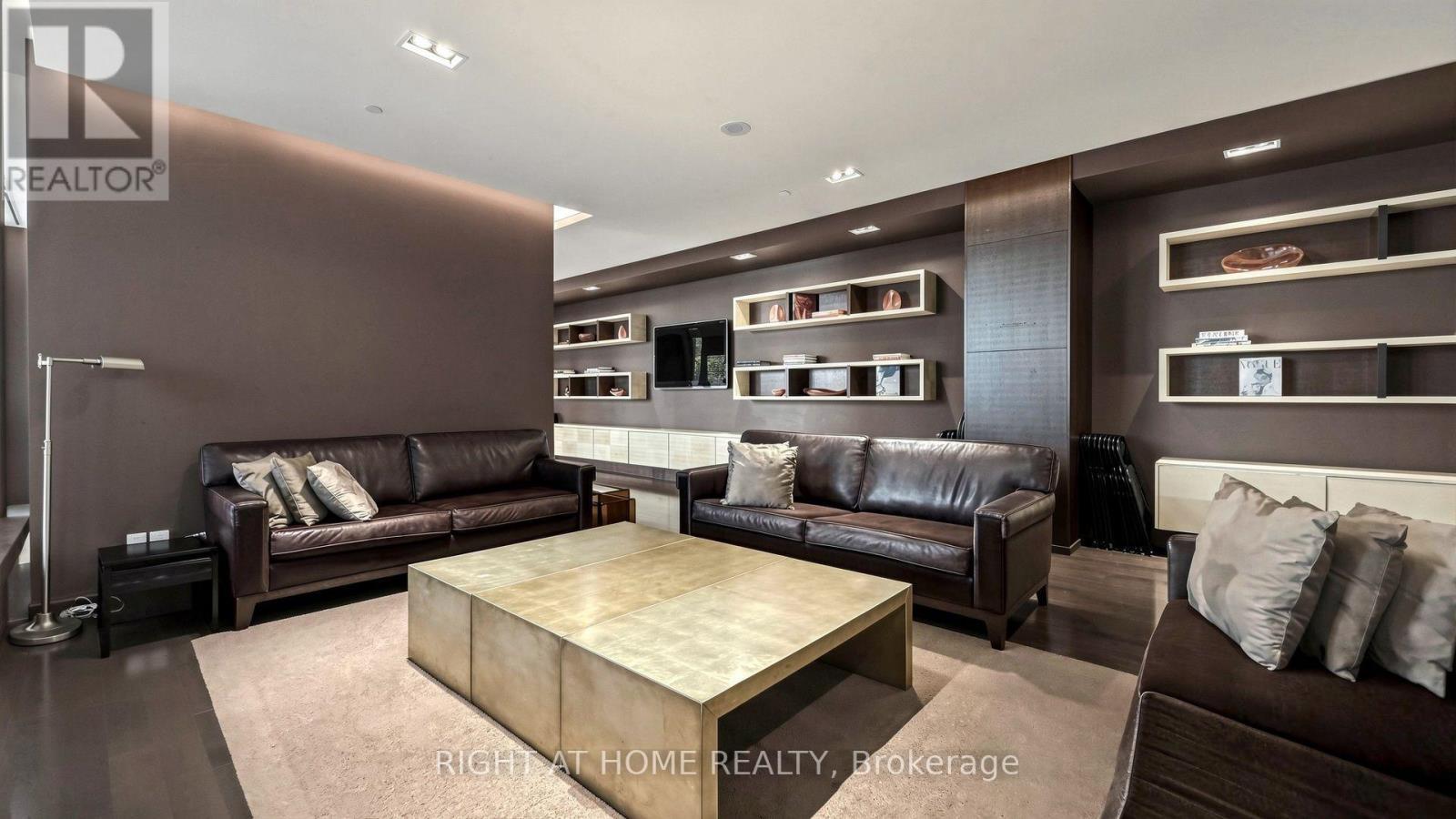 422 - 1 Bedford Road, Toronto, ON