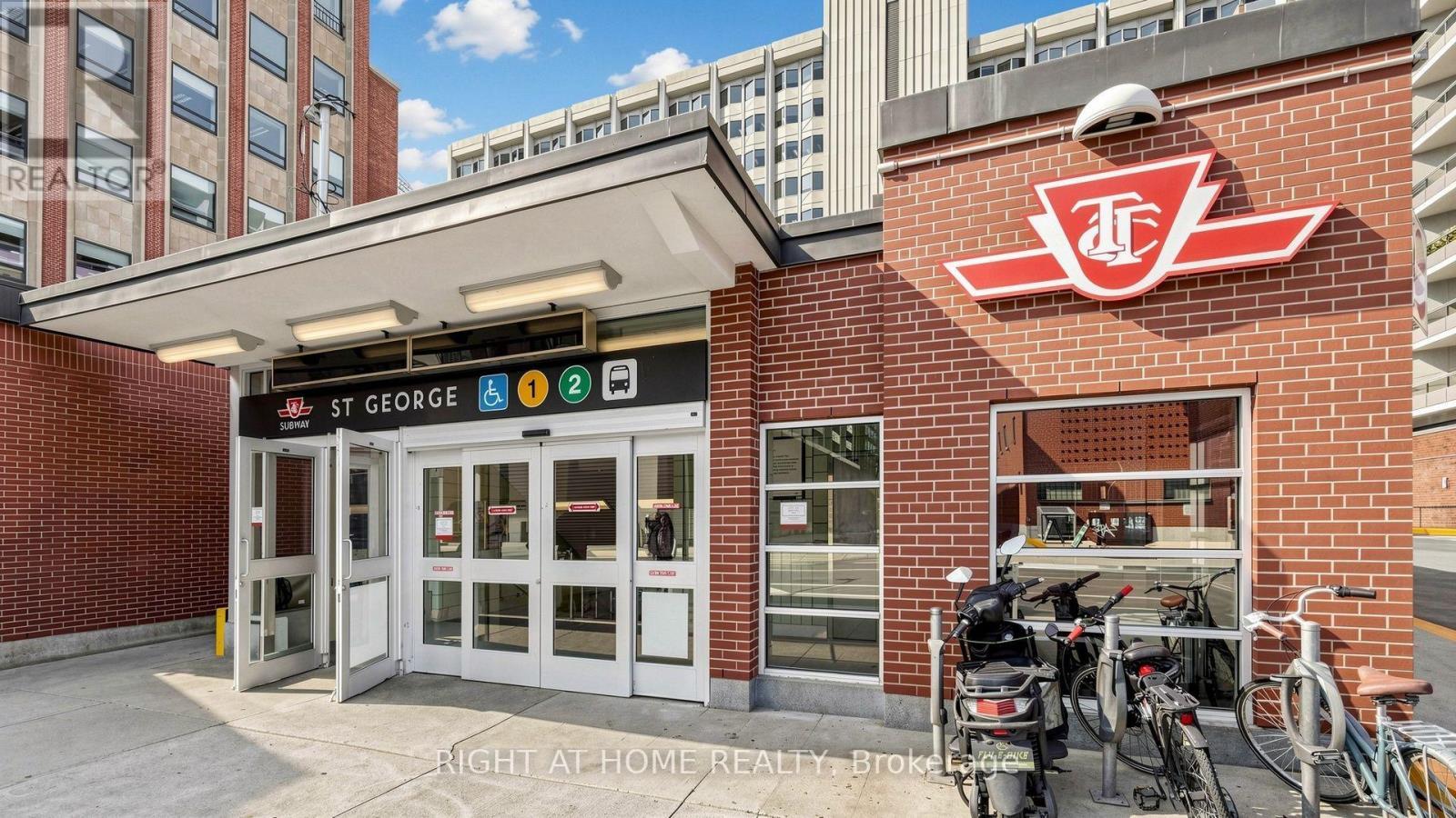 422 - 1 Bedford Road, Toronto, ON