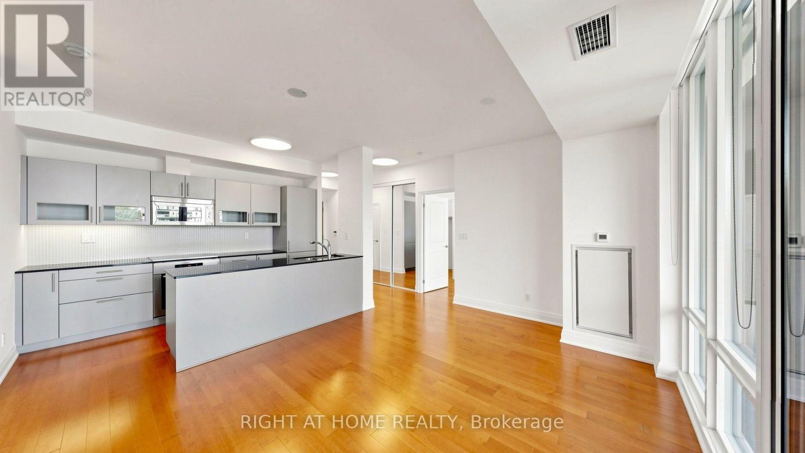 422 - 1 Bedford Road, Toronto, ON