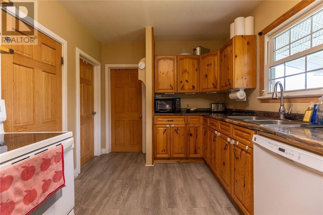 121 Mead Boulevard, Espanola, ON
