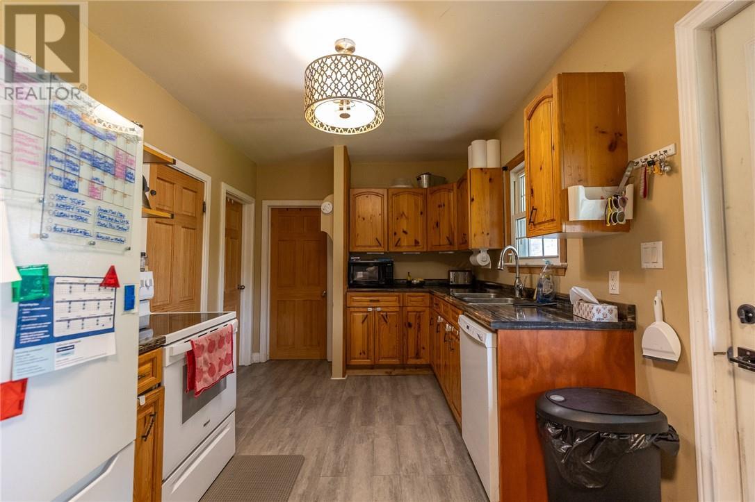 121 Mead Boulevard, Espanola, ON