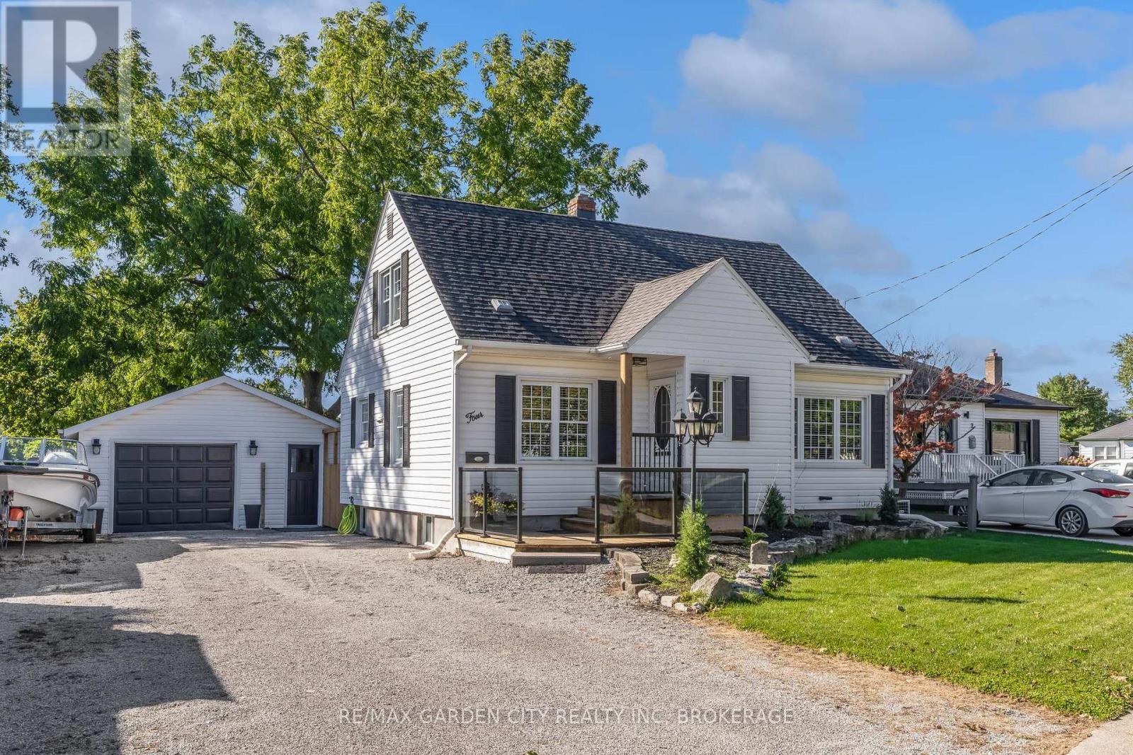 4 Manor Road, St. Catharines (Vine/Linwell), ON