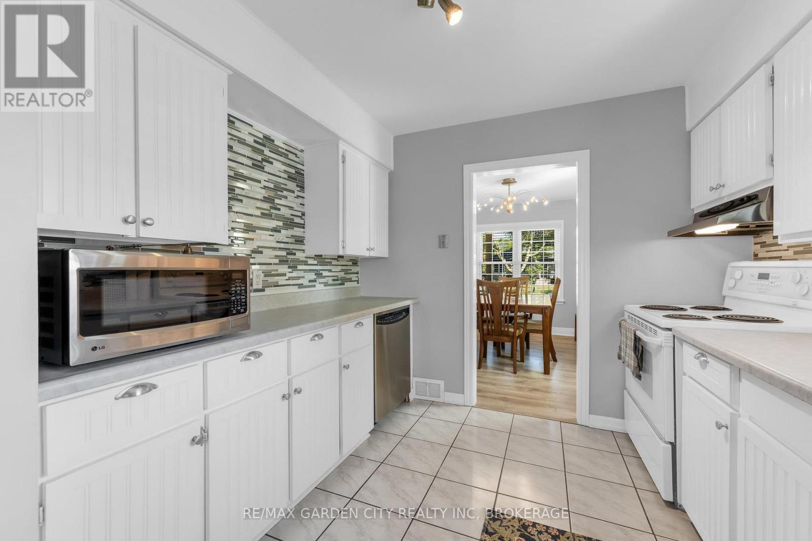 4 Manor Road, St. Catharines (Vine/Linwell), ON