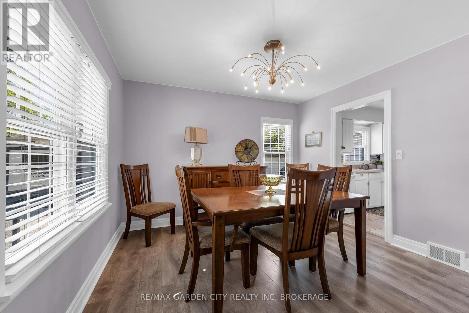 4 Manor Road, St. Catharines (Vine/Linwell), ON