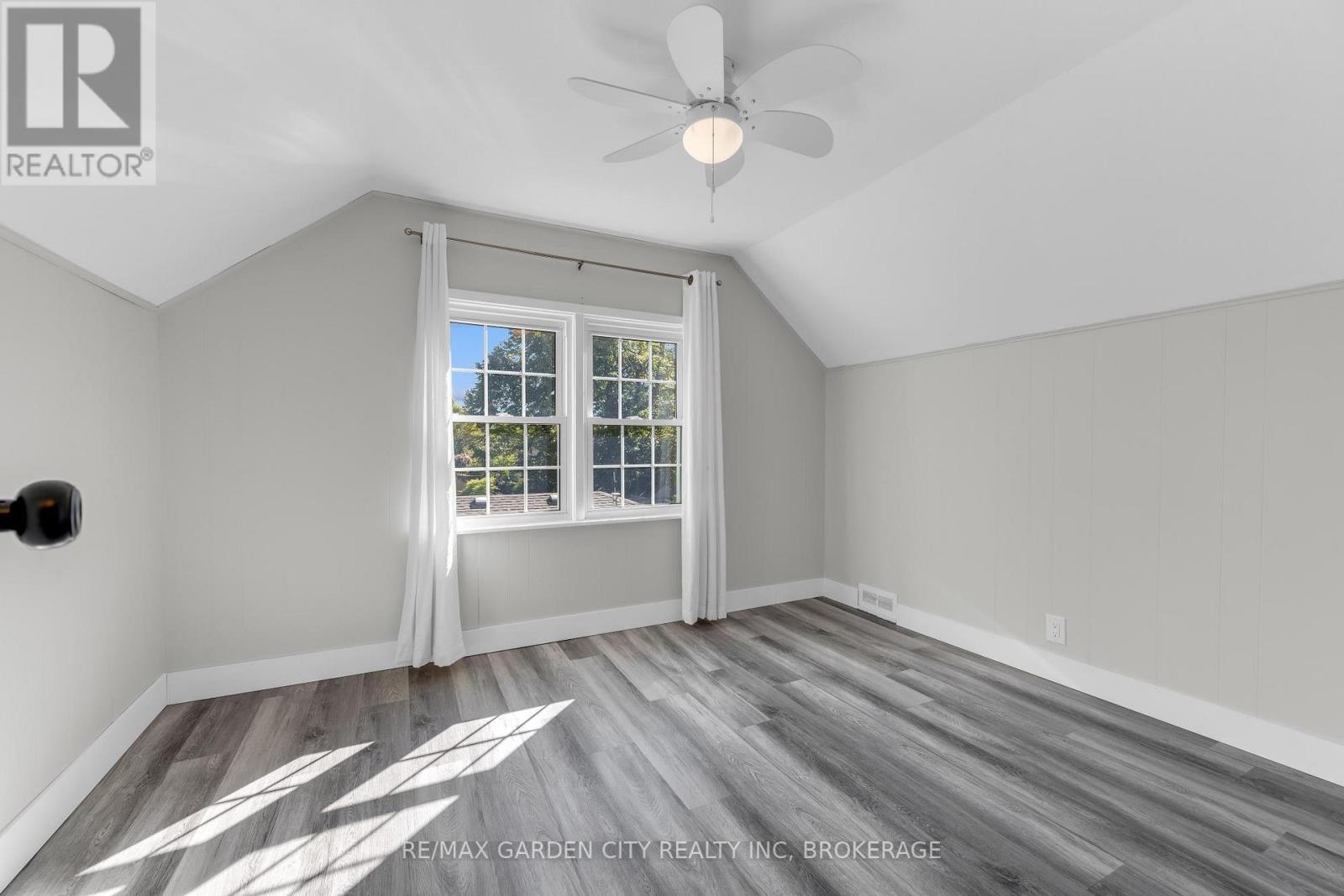 4 Manor Road, St. Catharines (Vine/Linwell), ON