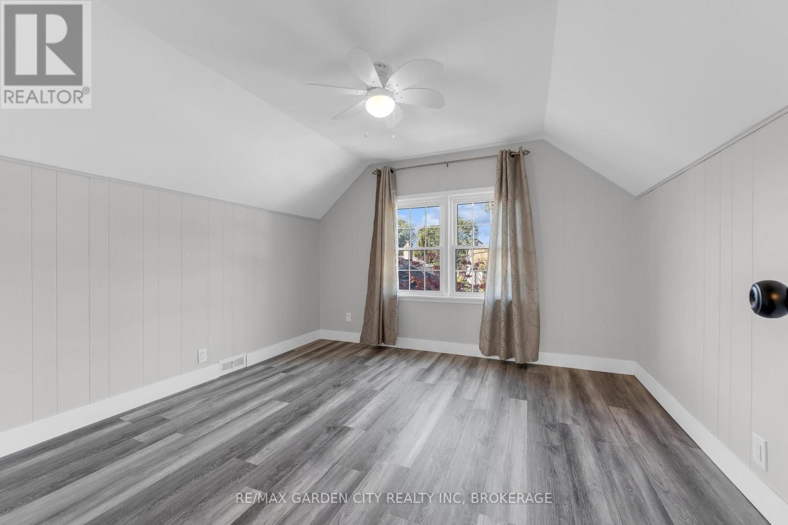 4 Manor Road, St. Catharines (Vine/Linwell), ON