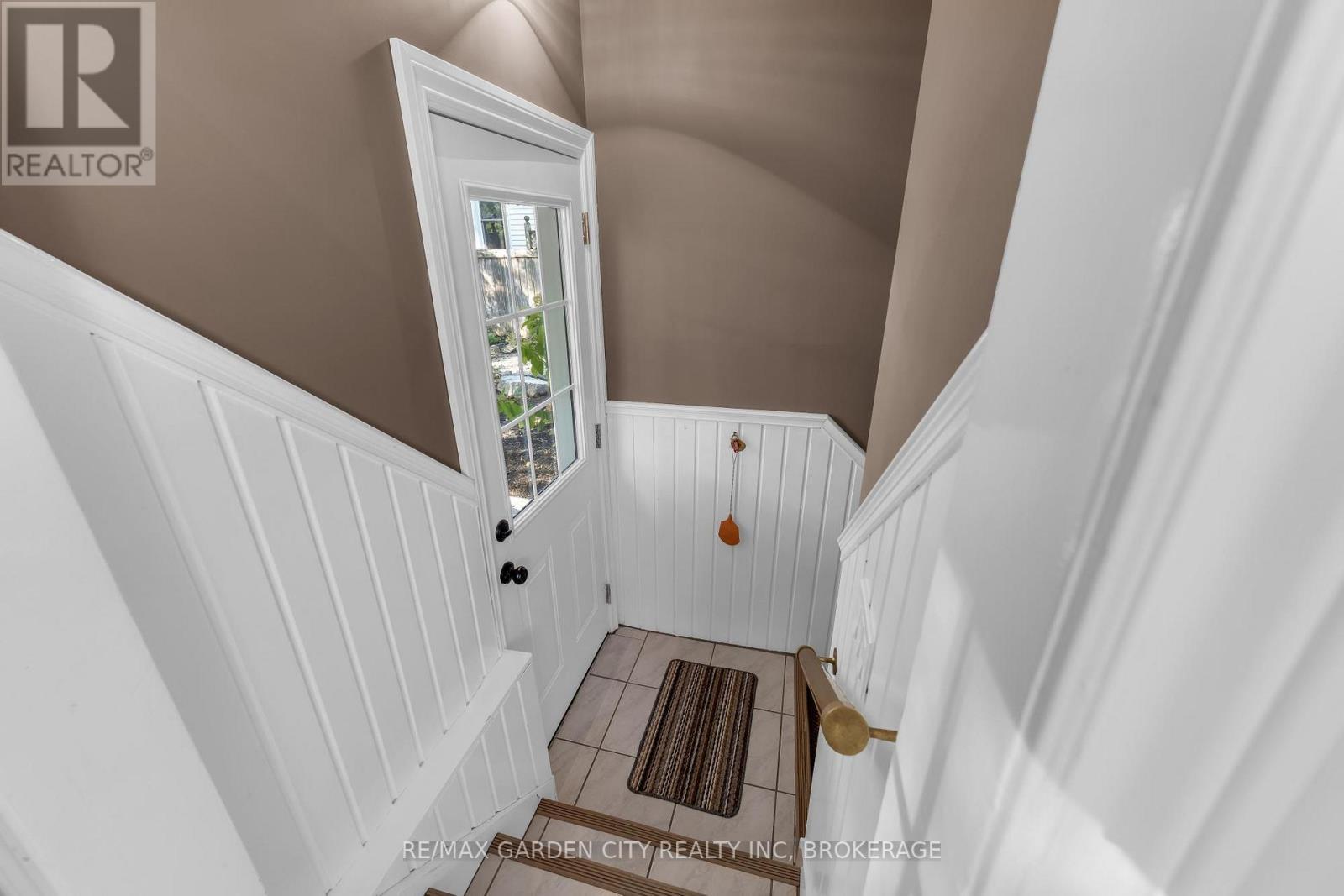 4 Manor Road, St. Catharines (Vine/Linwell), ON