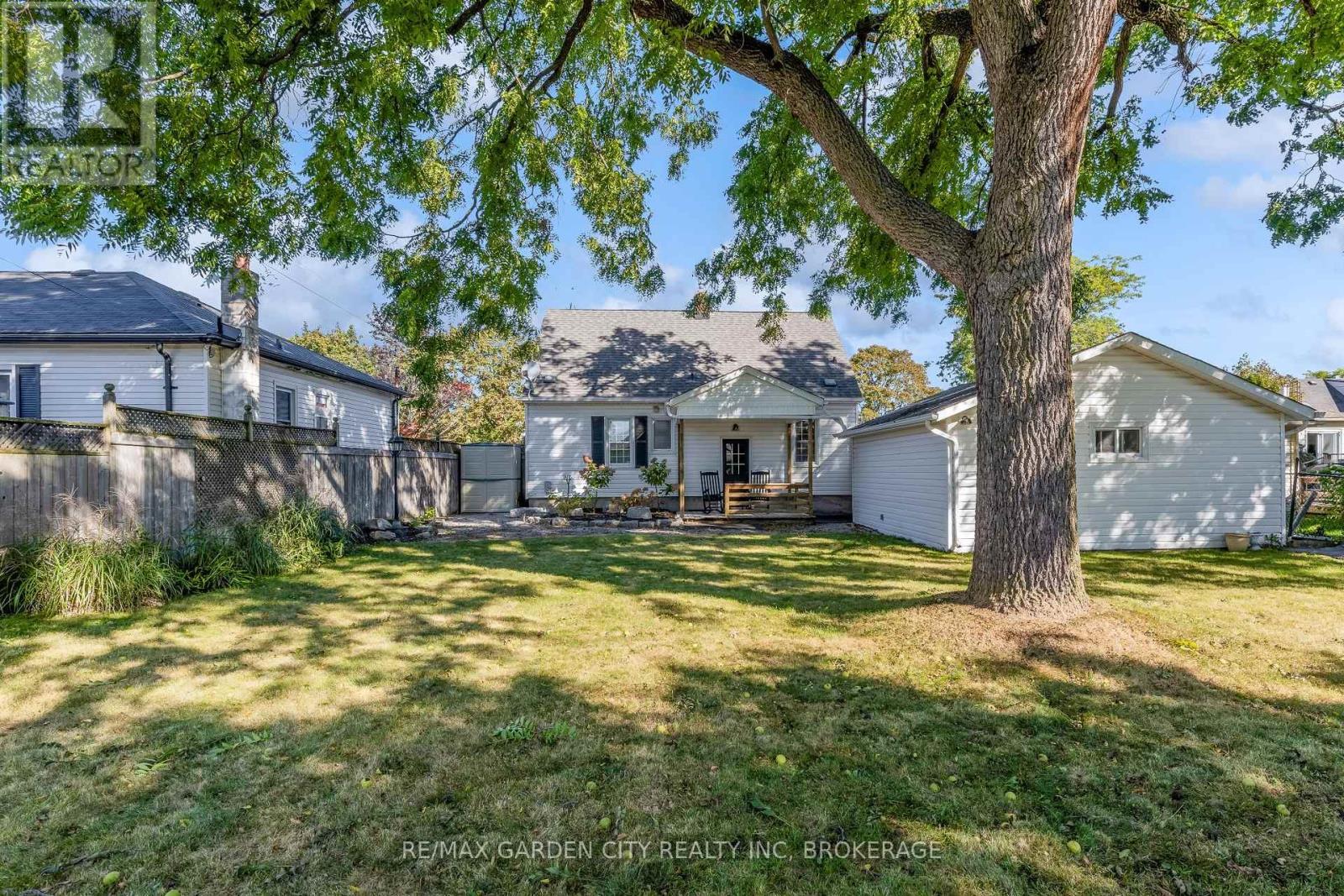 4 Manor Road, St. Catharines (Vine/Linwell), ON