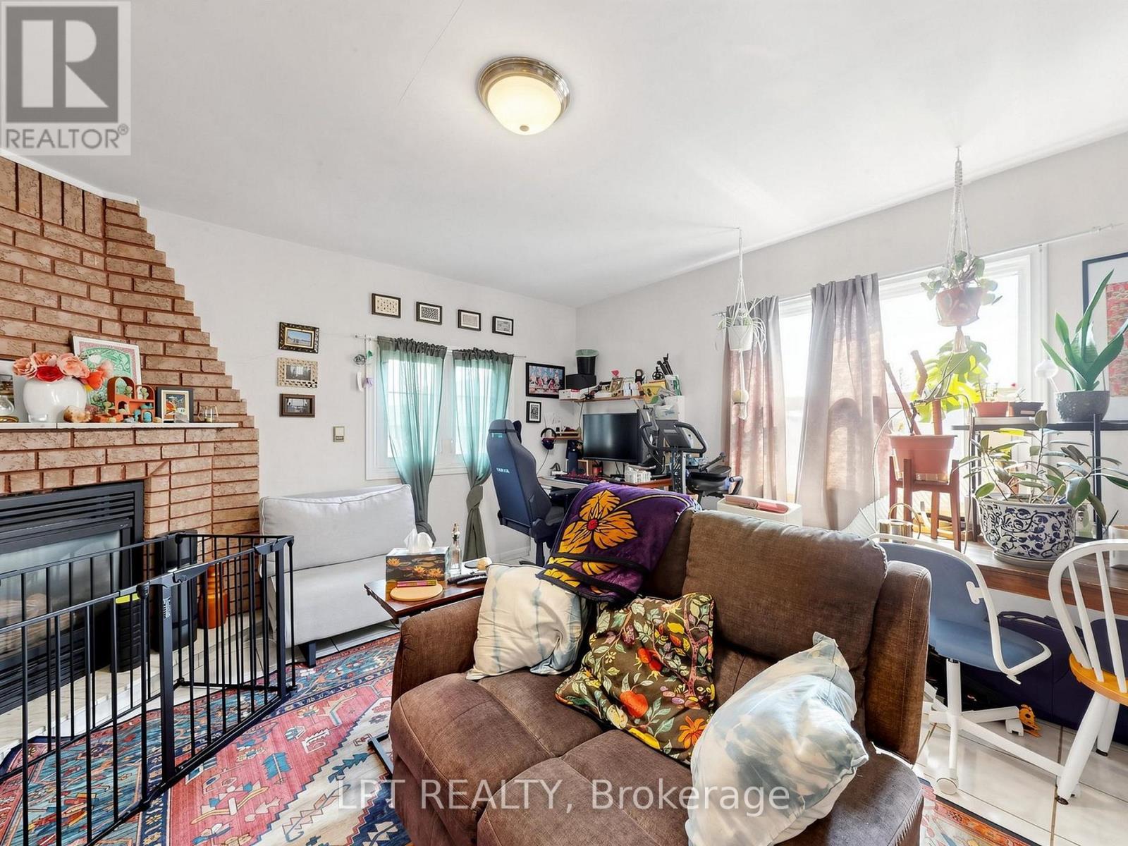 303 Oakwood Avenue, Toronto, ON