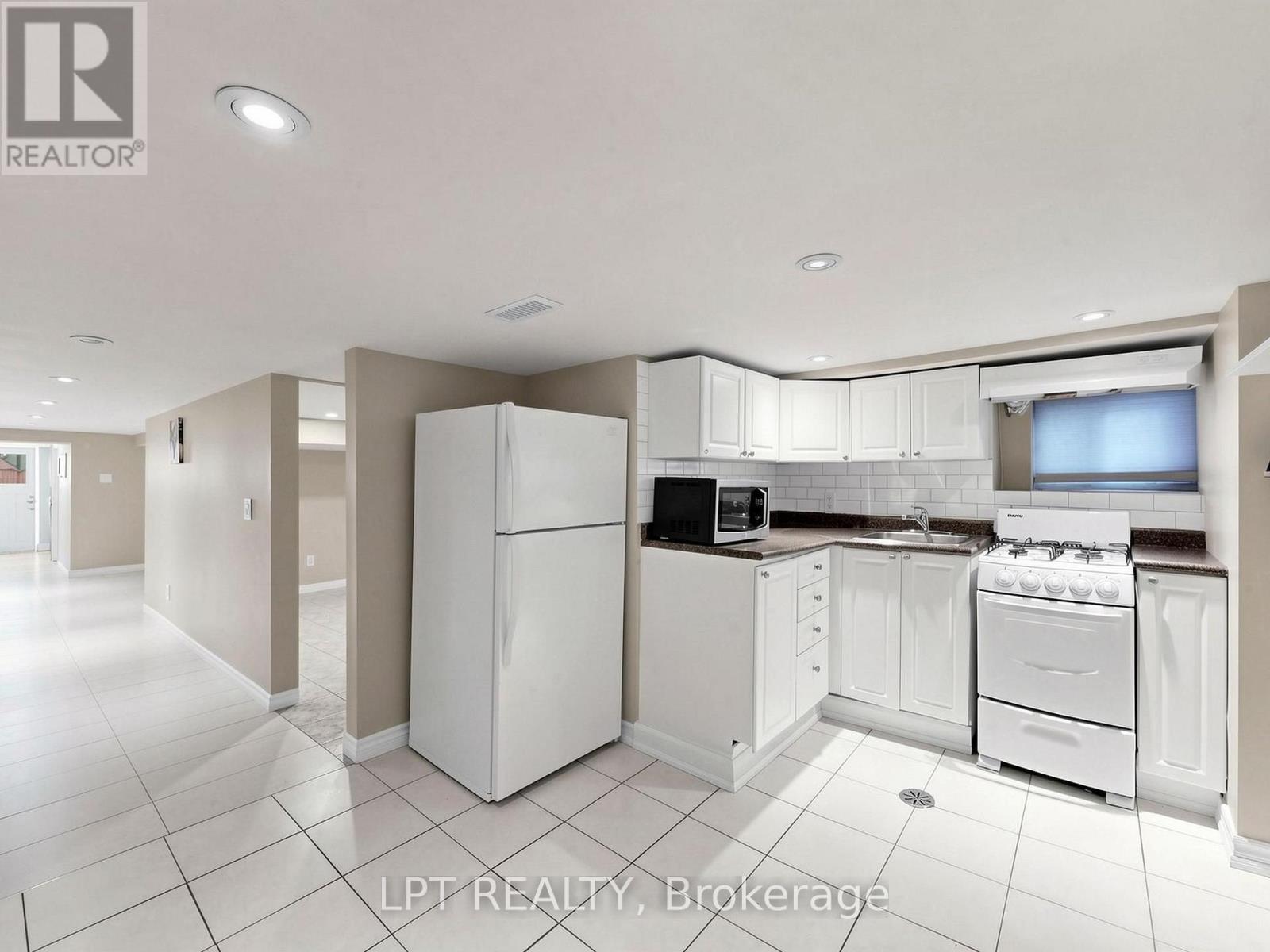 303 Oakwood Avenue, Toronto, ON