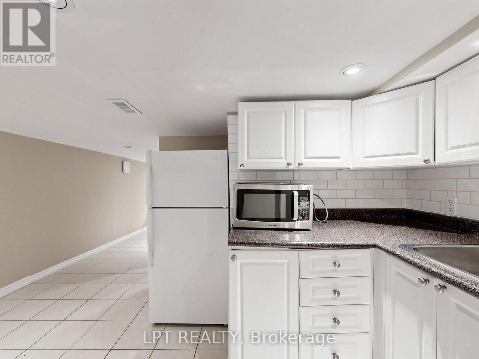 303 Oakwood Avenue, Toronto, ON
