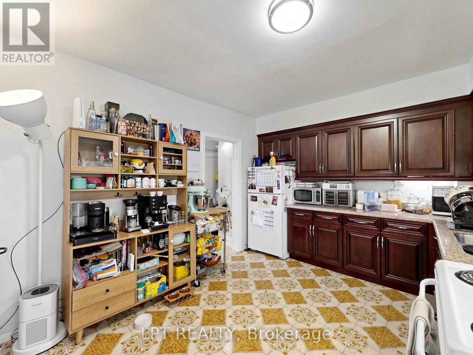 303 Oakwood Avenue, Toronto, ON