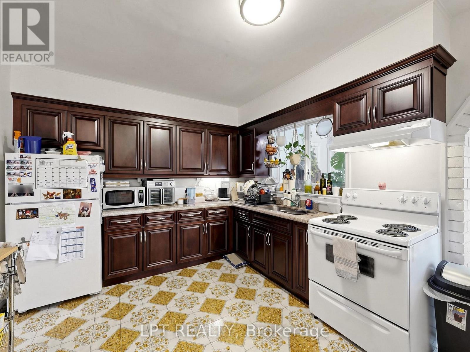 303 Oakwood Avenue, Toronto, ON