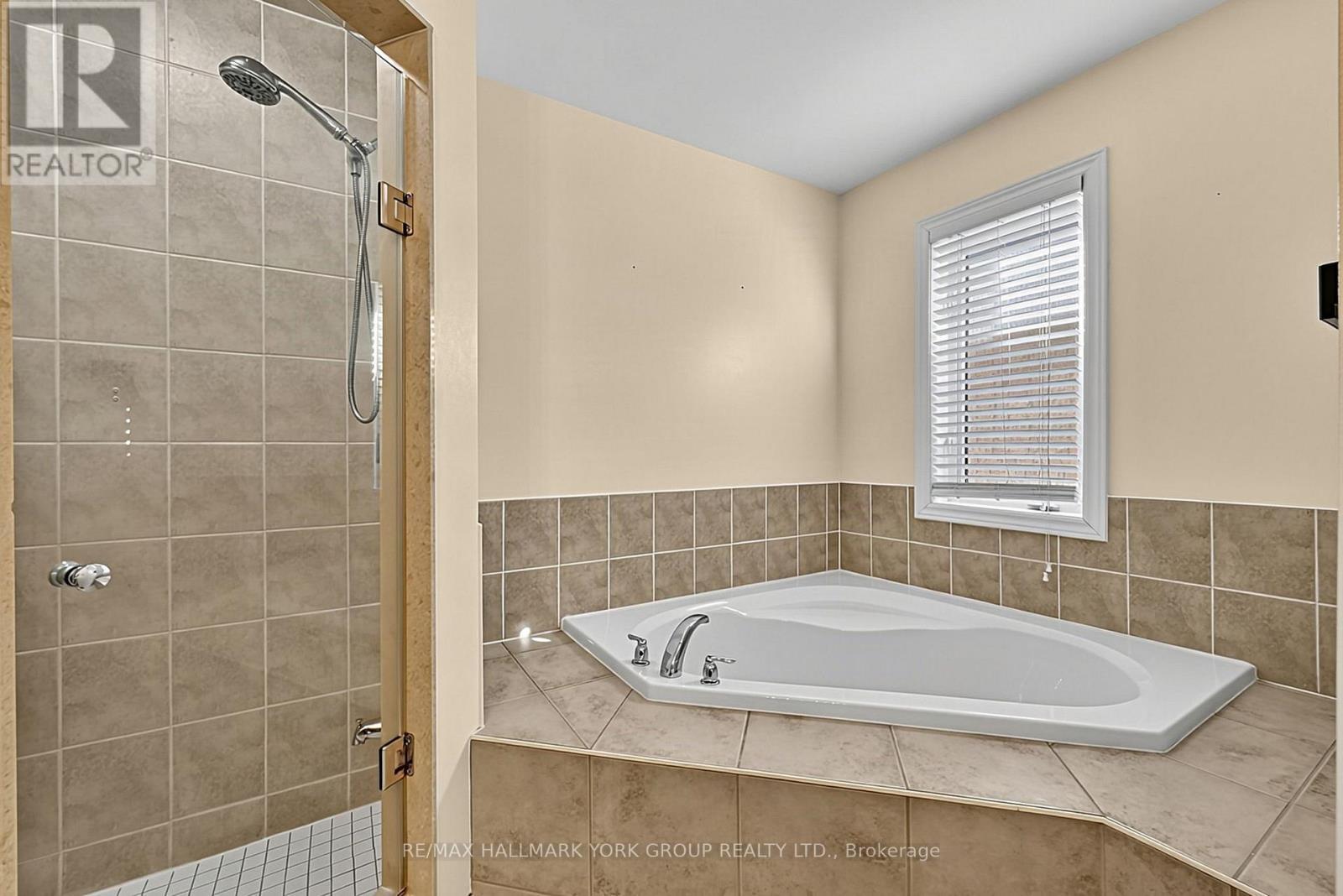 383 Gilpin Drive, Newmarket, ON