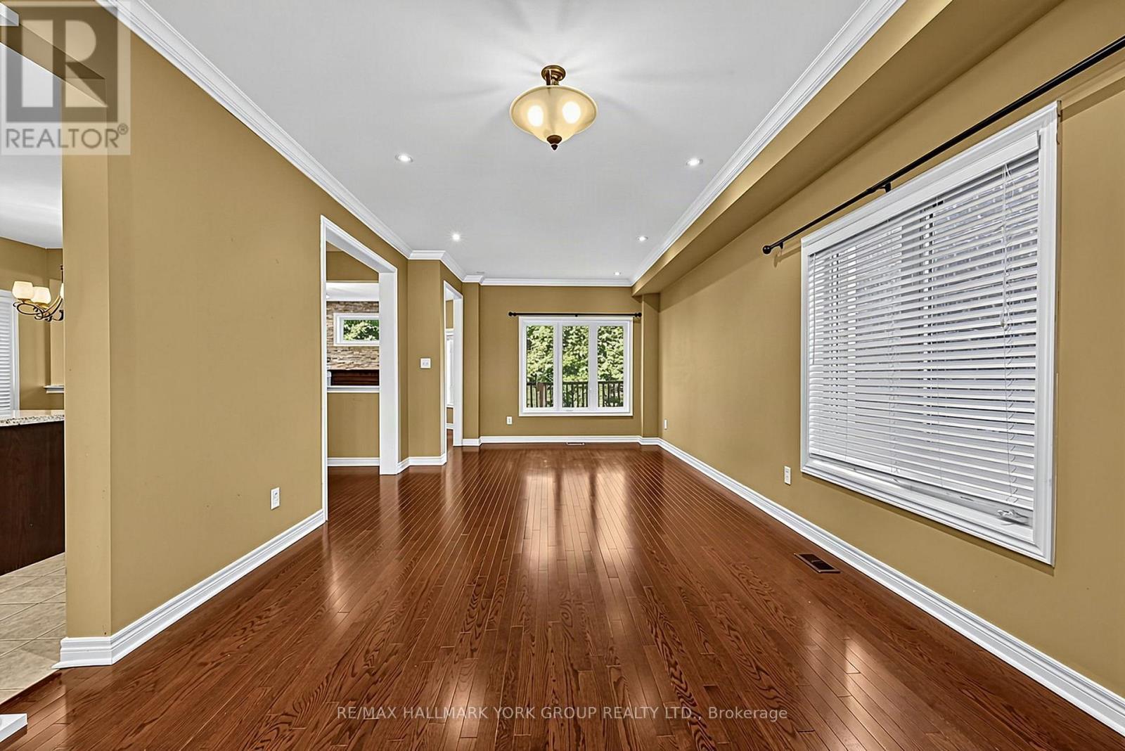 383 Gilpin Drive, Newmarket, ON