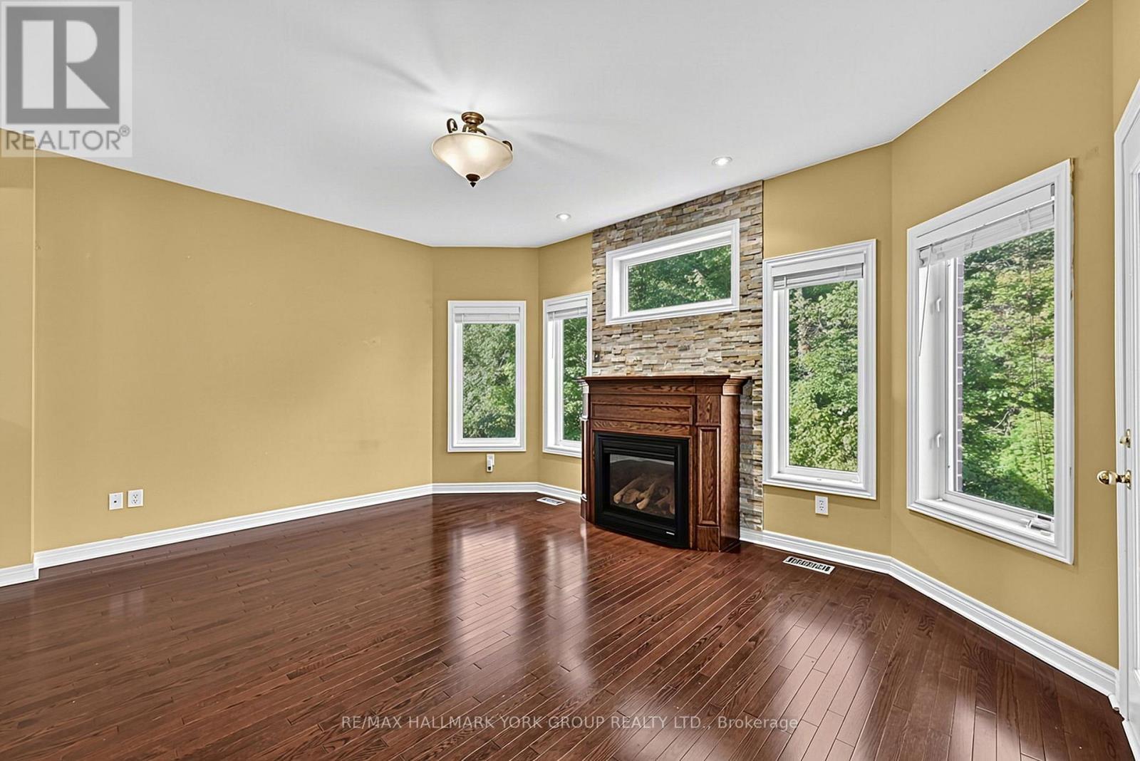 383 Gilpin Drive, Newmarket, ON