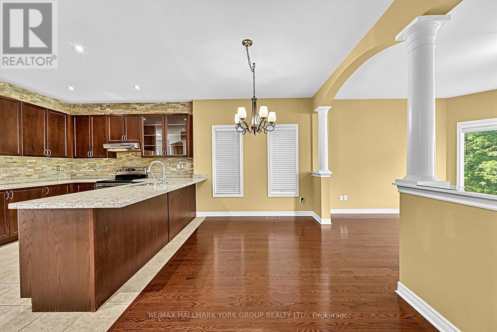 383 Gilpin Drive, Newmarket, ON