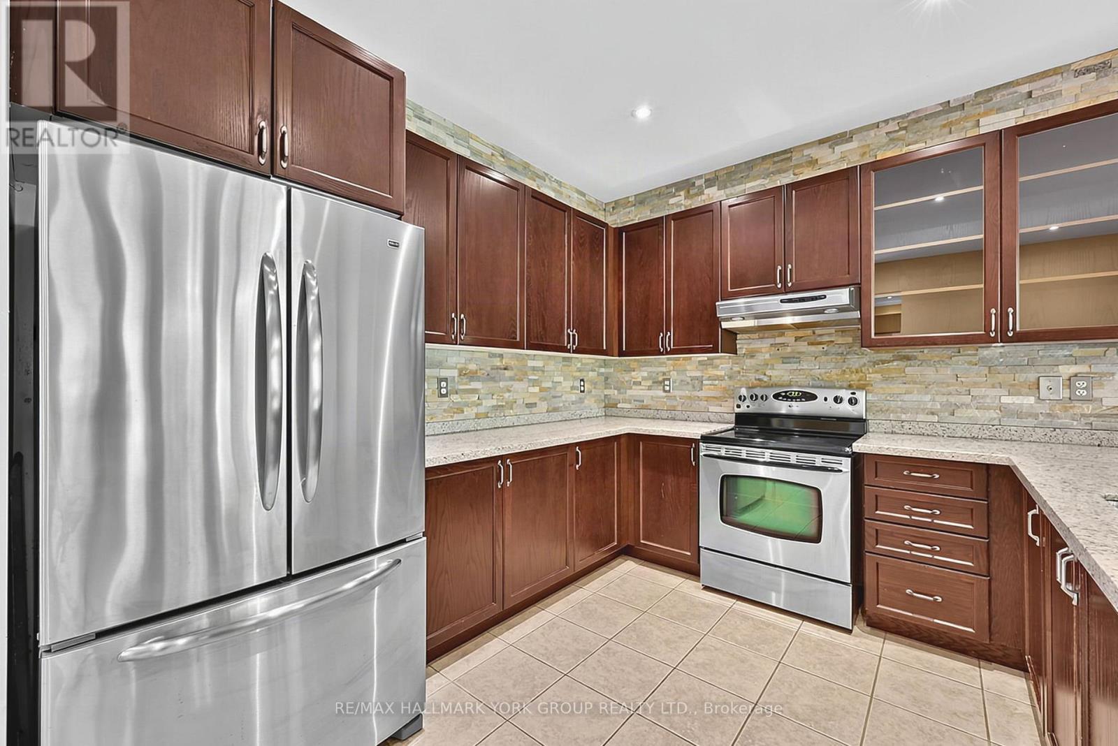 383 Gilpin Drive, Newmarket, ON