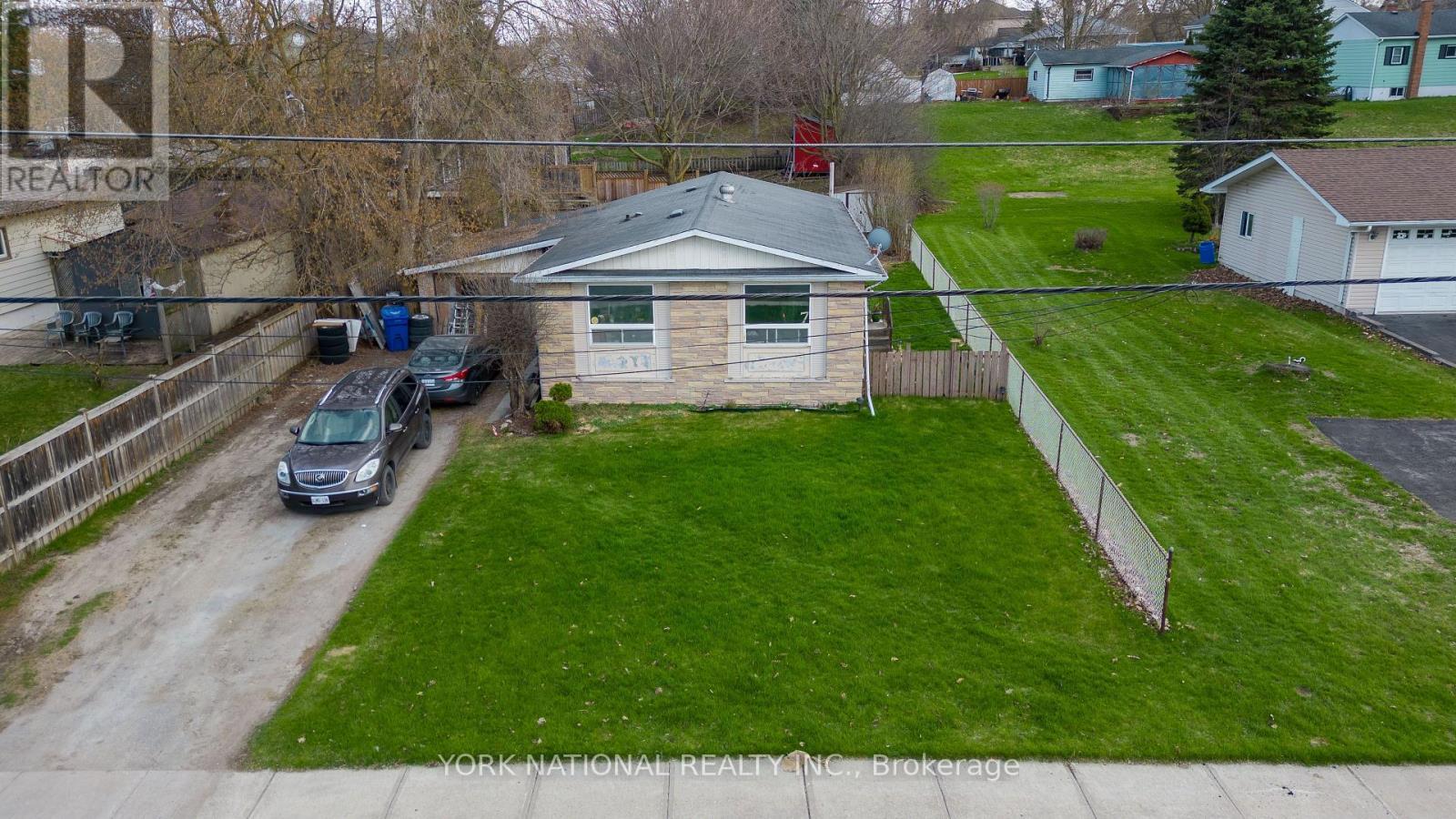 7 Bradford Street, East Gwillimbury, ON