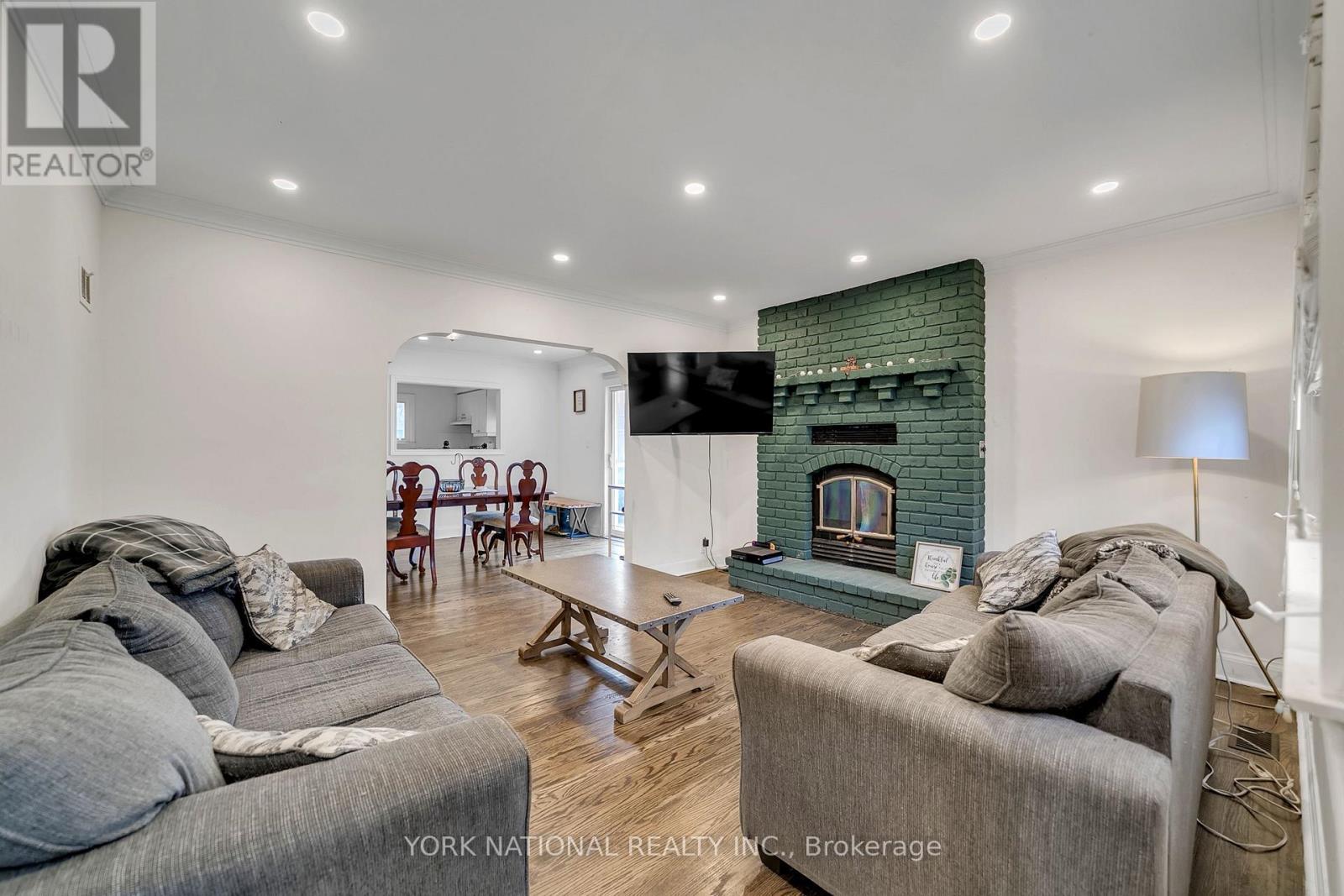 19392 Yonge Street, East Gwillimbury, ON