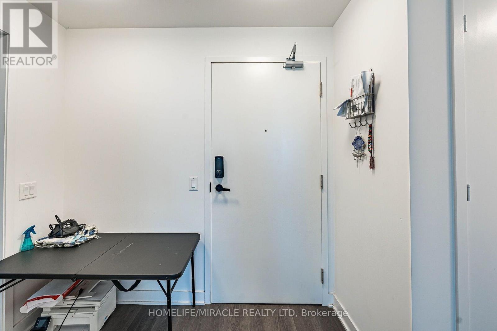 209 - 3900 Confederation Parkway, Mississauga, ON