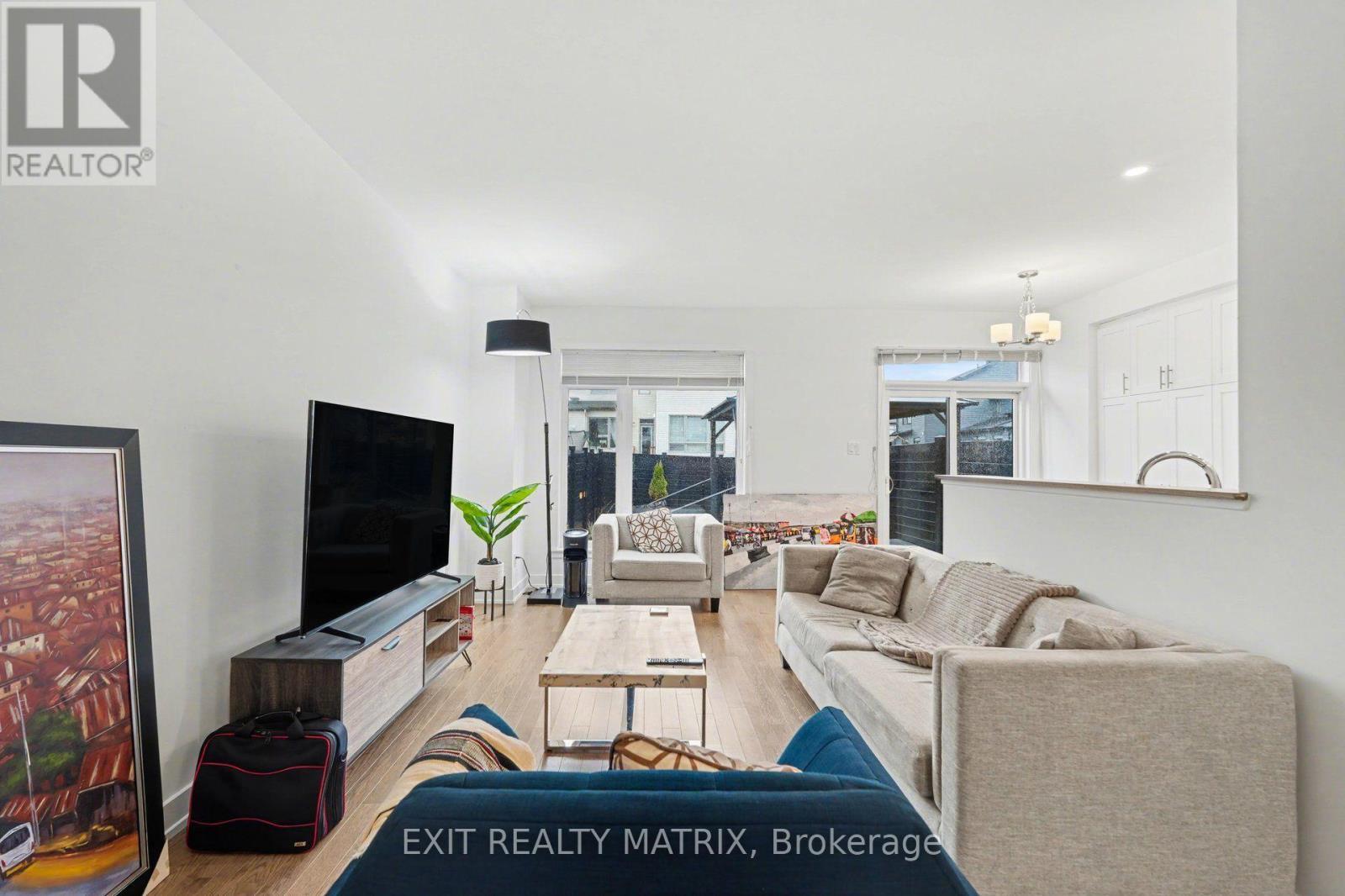 656 Putney Crescent, Ottawa, ON