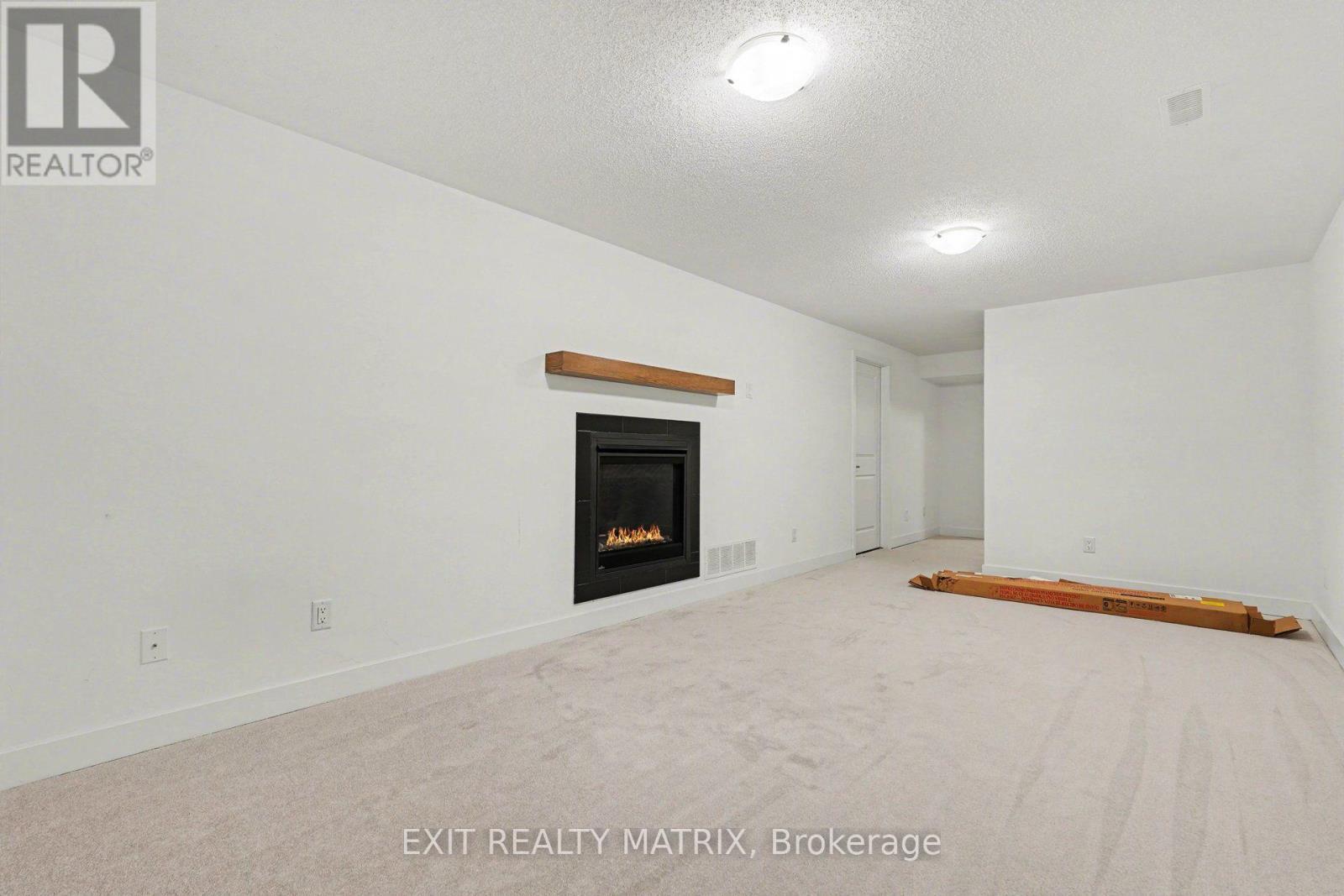656 Putney Crescent, Ottawa, ON