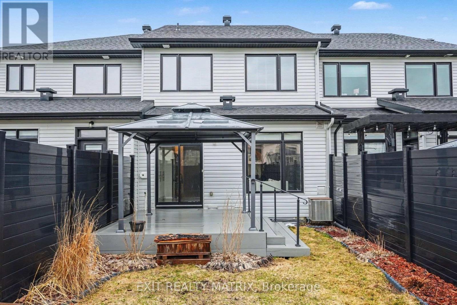 656 Putney Crescent, Ottawa, ON