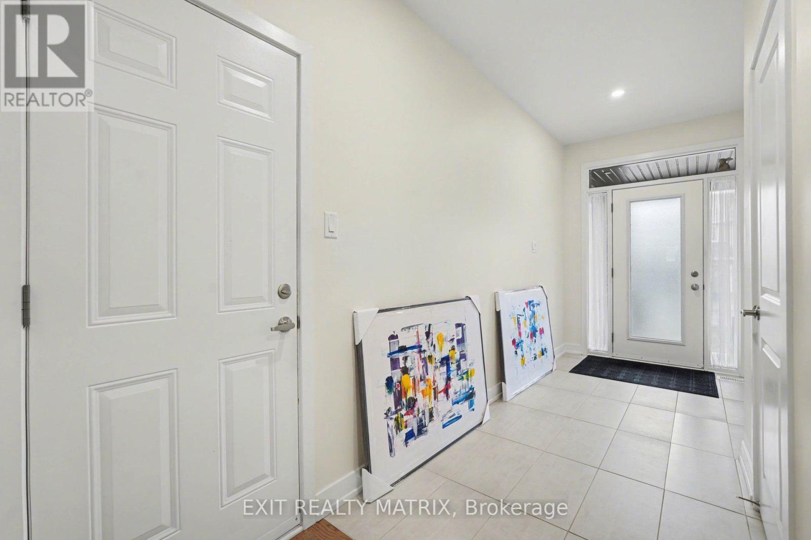 656 Putney Crescent, Ottawa, ON