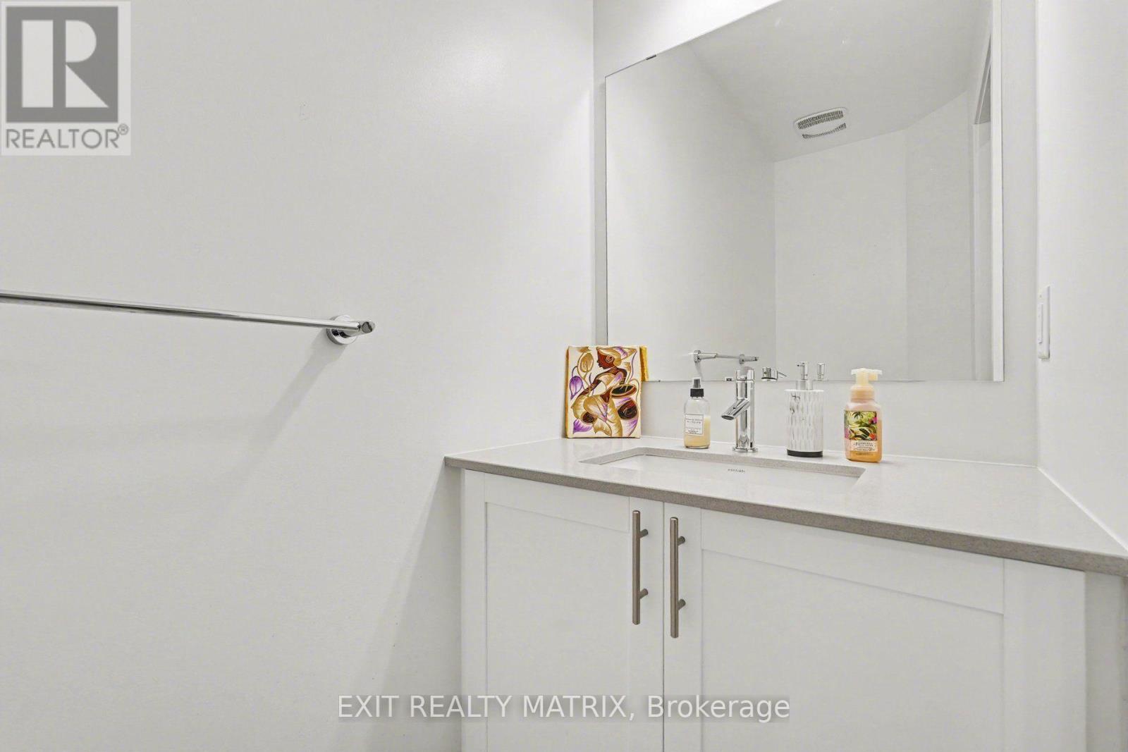 656 Putney Crescent, Ottawa, ON