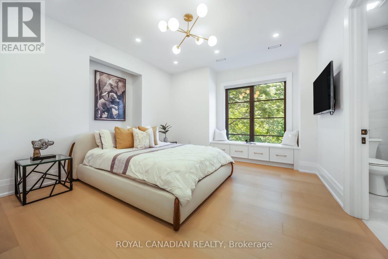 1470 Albion Avenue, Oakville, ON