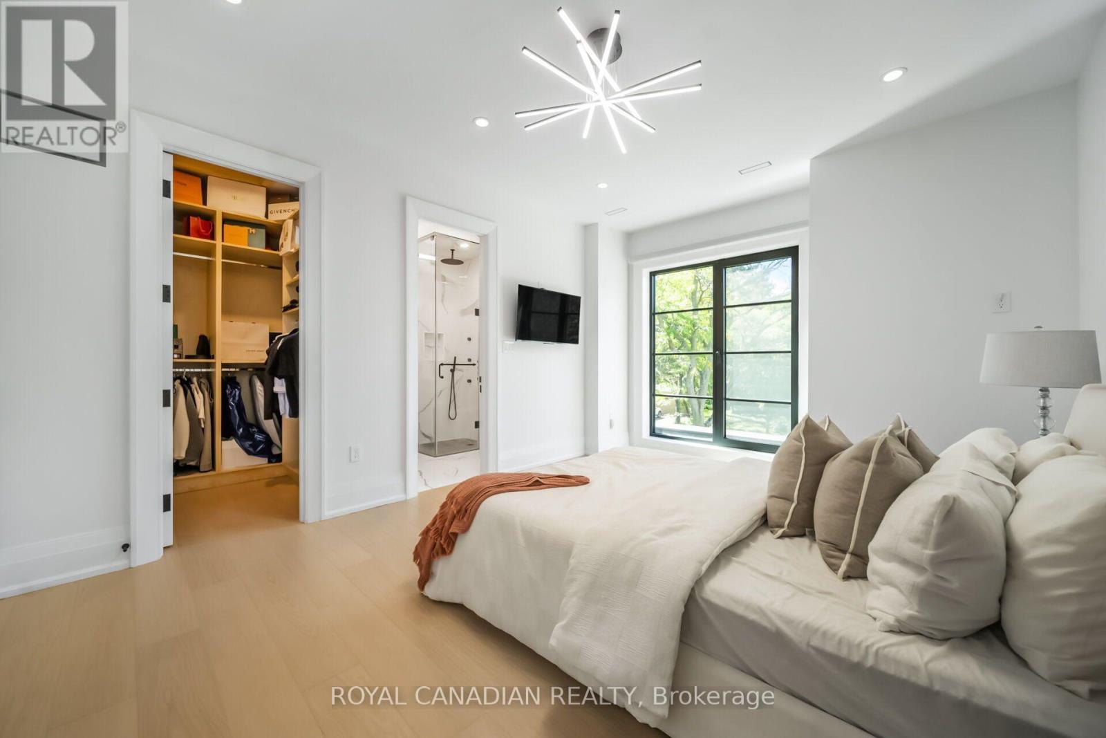 1470 Albion Avenue, Oakville, ON