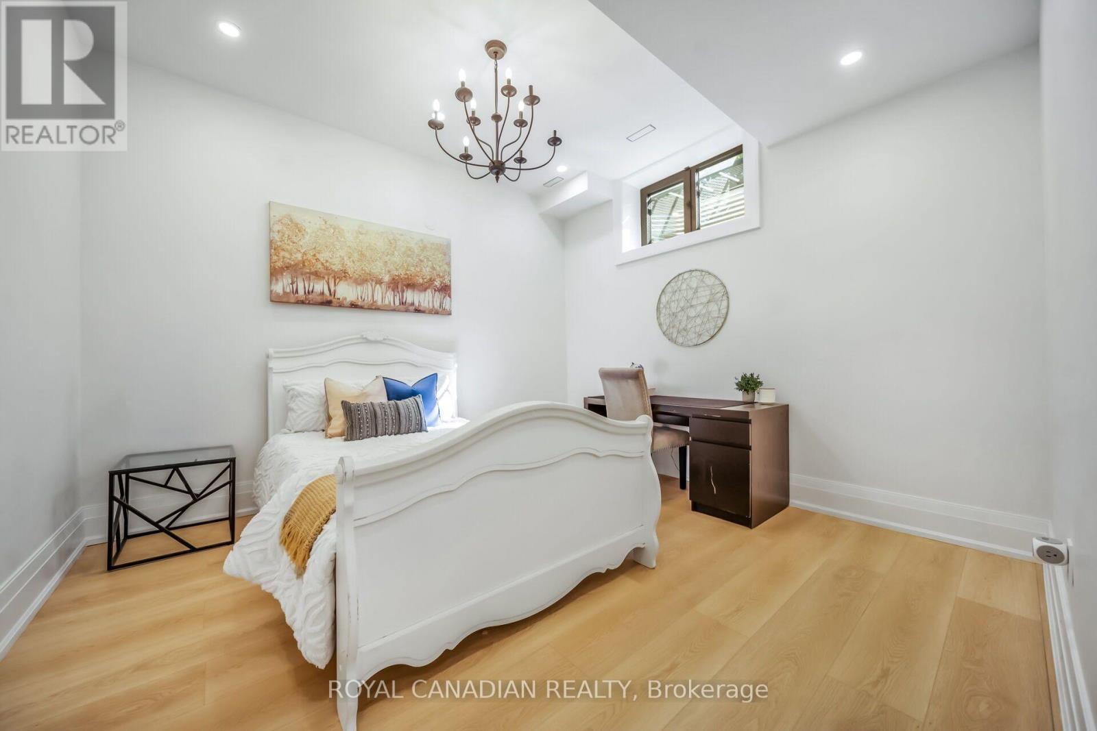 1470 Albion Avenue, Oakville, ON