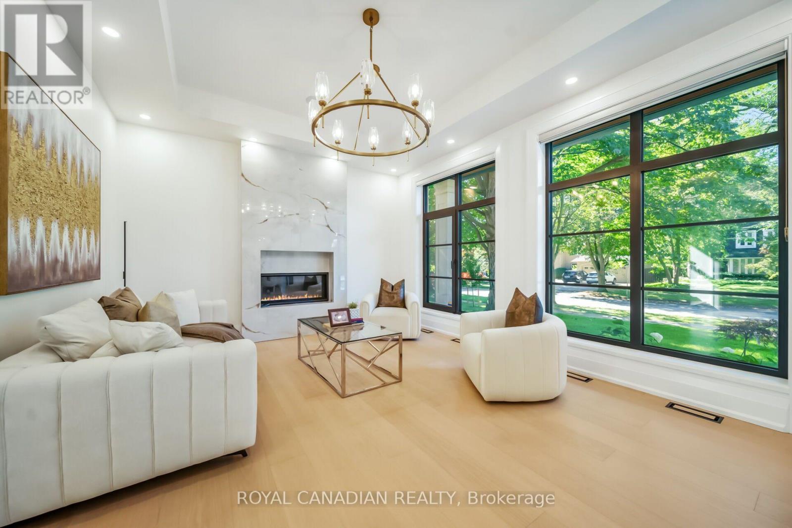 1470 Albion Avenue, Oakville, ON