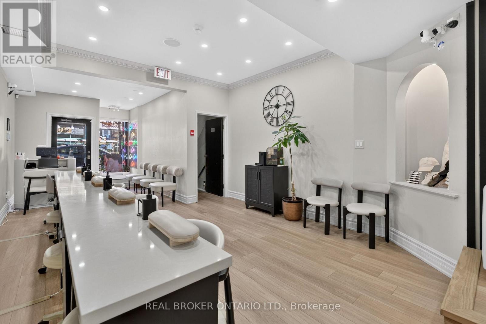 803 Dundas Street W, Toronto, ON