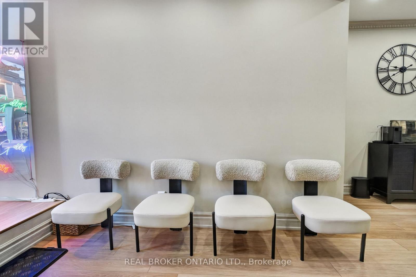 803 Dundas Street W, Toronto, ON