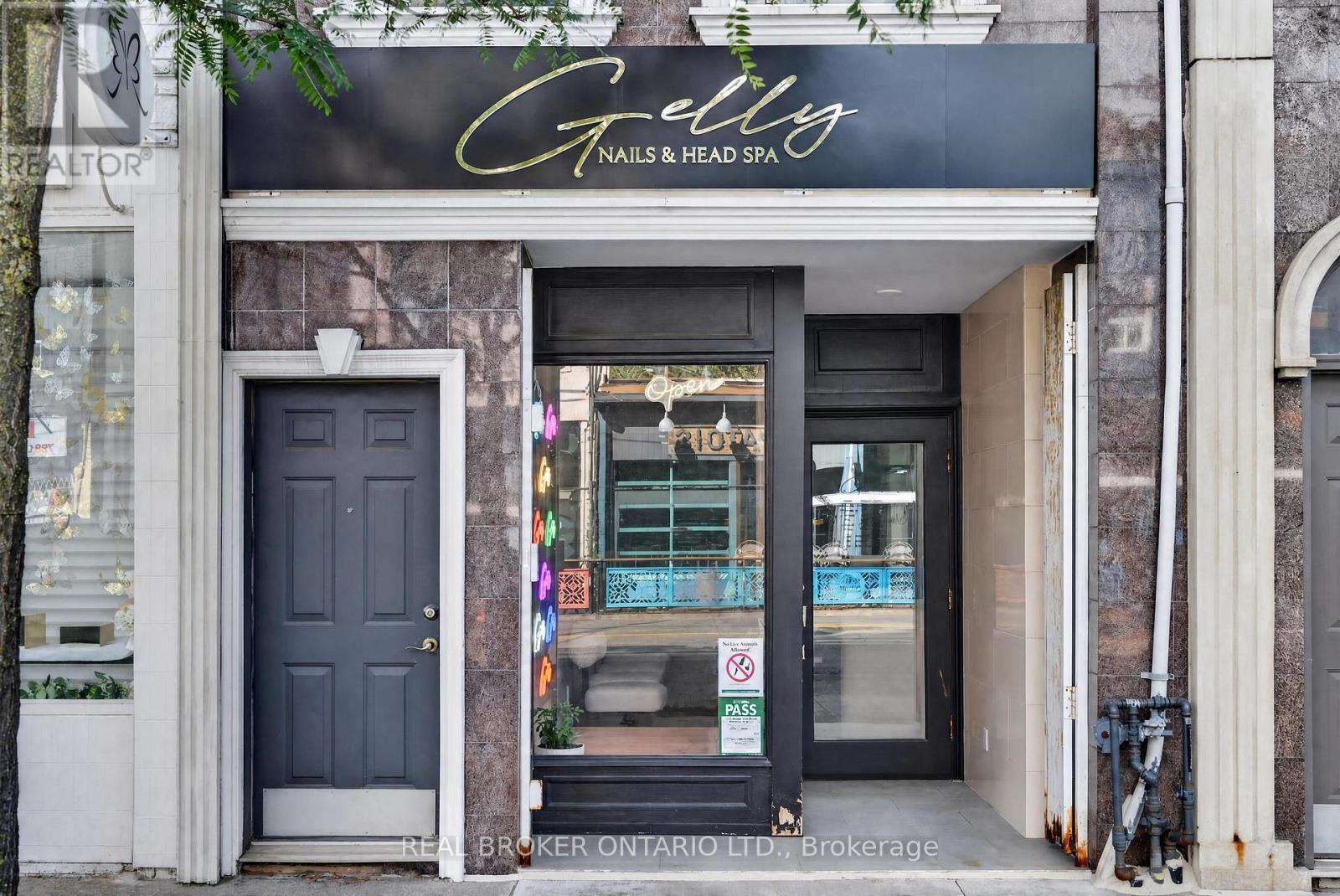 803 Dundas Street W, Toronto, ON