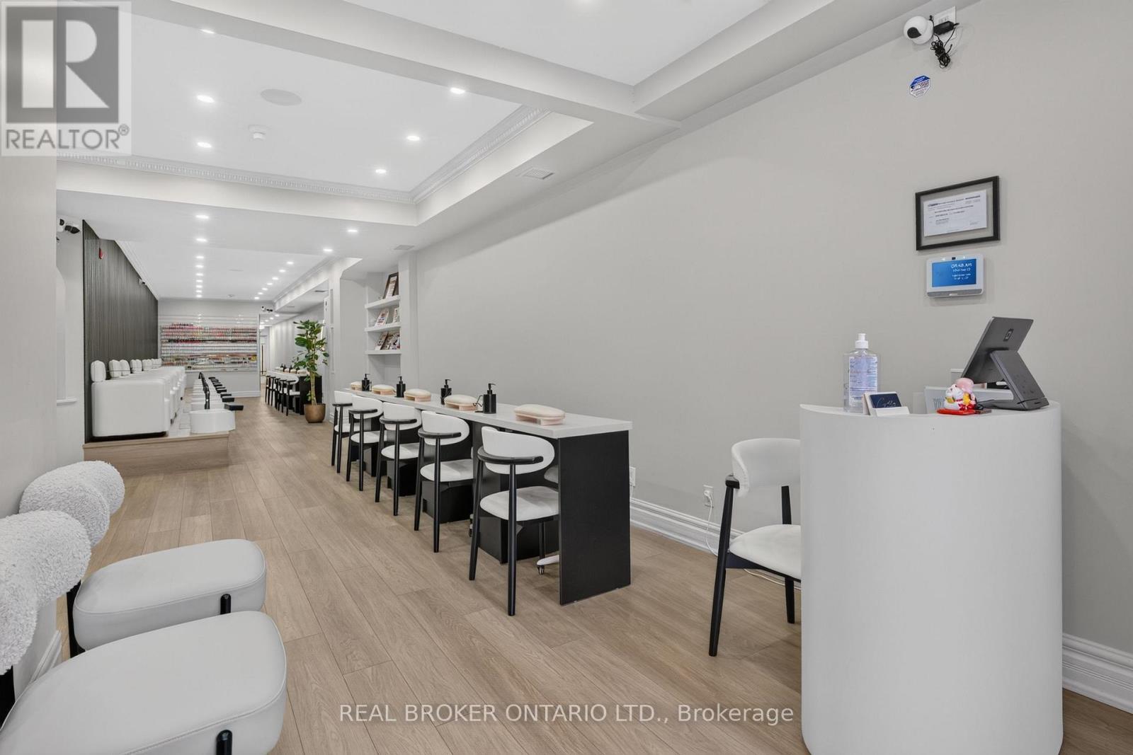 803 Dundas Street W, Toronto, ON