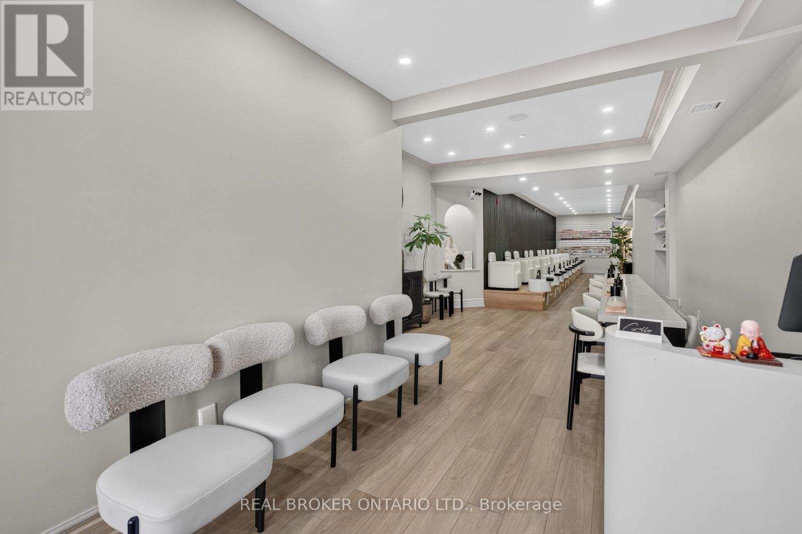 803 Dundas Street W, Toronto, ON