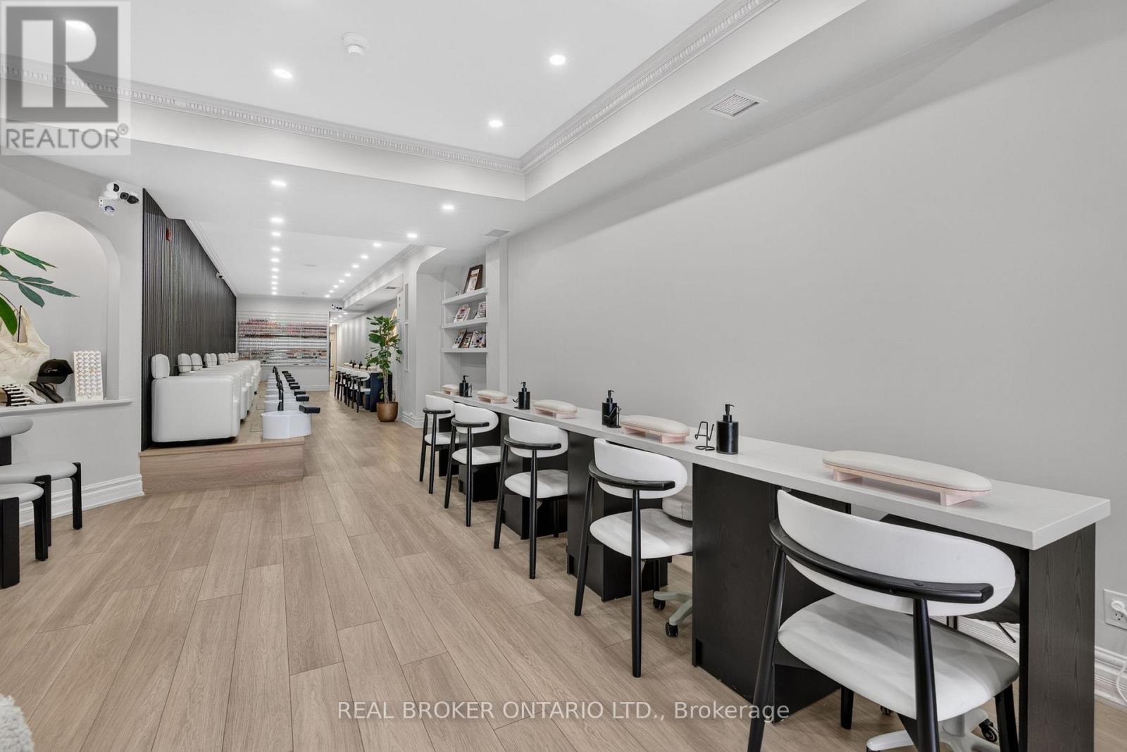 803 Dundas Street W, Toronto, ON